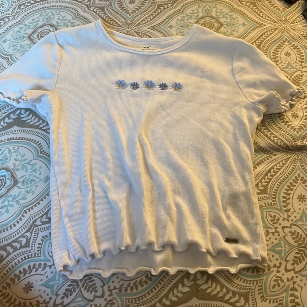 hollister white and blue floral t!